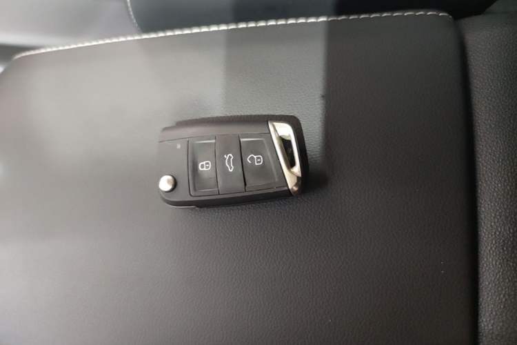Used Volkswagen Passat 2024 280TSI Business Edition Vehicle Key