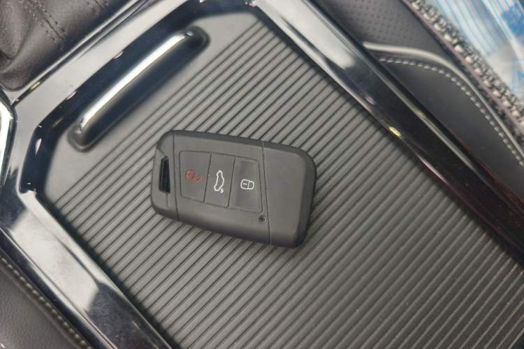 Used Volkswagen Passat 2024 330TSI Elite Edition Vehicle Key