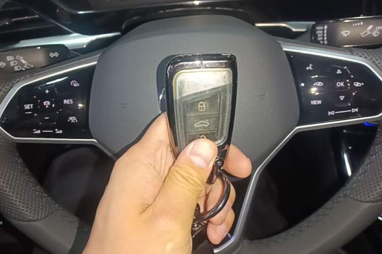 Used Volkswagen Passat 2024 380TSI Dragon Glory Edition Vehicle Key