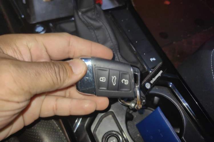 Used Volkswagen Passat 2024 380TSI Dragon Edition Vehicle Key