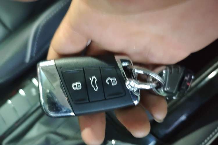 Used Volkswagen Passat 2024 380TSI Starry Luxury Edition Vehicle Key