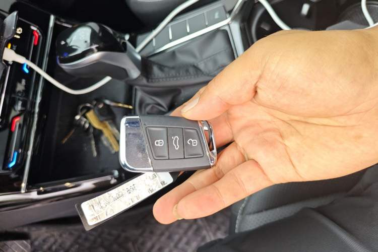Used Volkswagen Passat 2024 380TSI Dragon Edition Vehicle Key