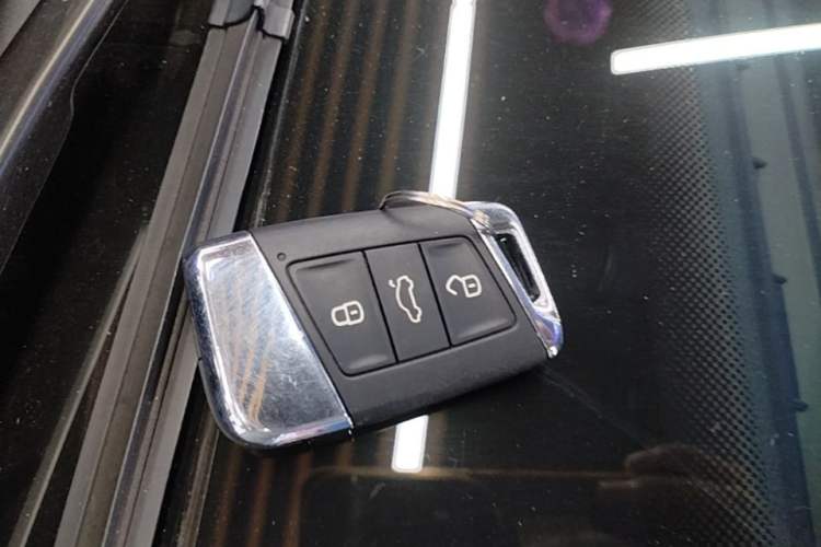 Used Volkswagen Passat 2024 280TSI Business Edition Vehicle Key