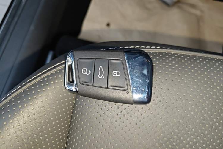 Used Volkswagen Passat 2024 380TSI Elite Edition Vehicle Key