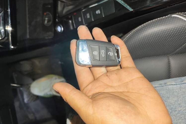 Used Volkswagen Passat 2024 330TSI Elite Edition Vehicle Key
