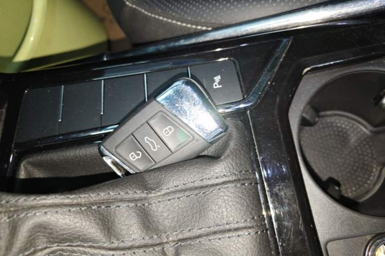 Used Volkswagen Passat 2024 330TSI Elite Edition Vehicle Key