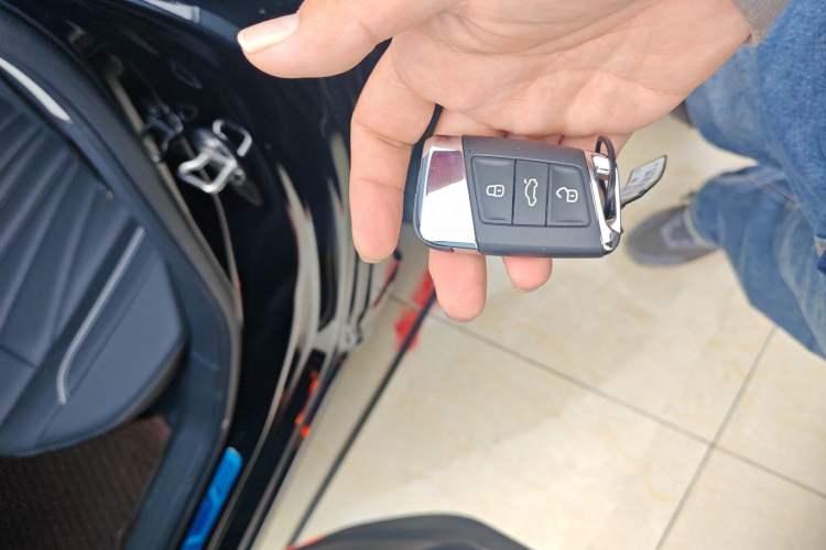 Used Volkswagen Passat 2024 380TSI Dragon Edition Vehicle Key