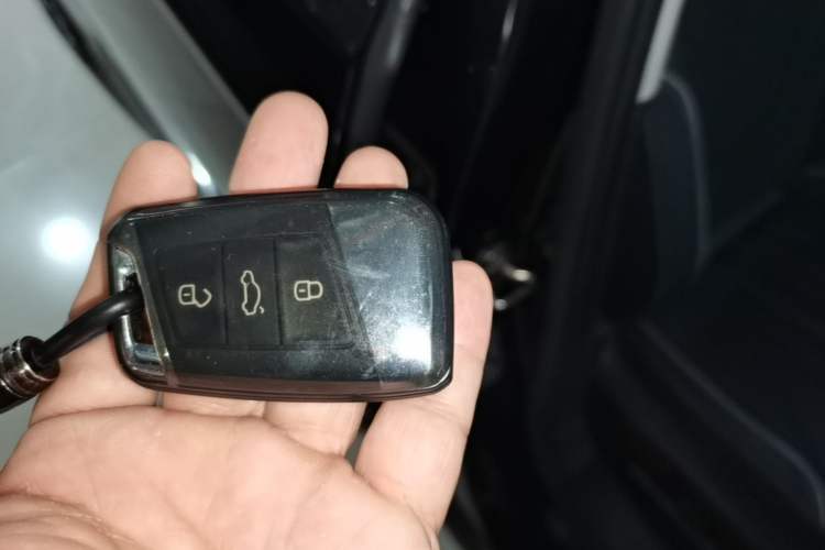 Used Volkswagen Passat 2024 330TSI Elite Edition Vehicle Key