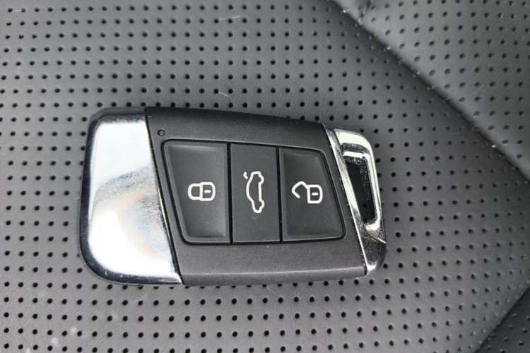 Used Volkswagen Passat 2024 380TSI Dragon Edition Vehicle Key