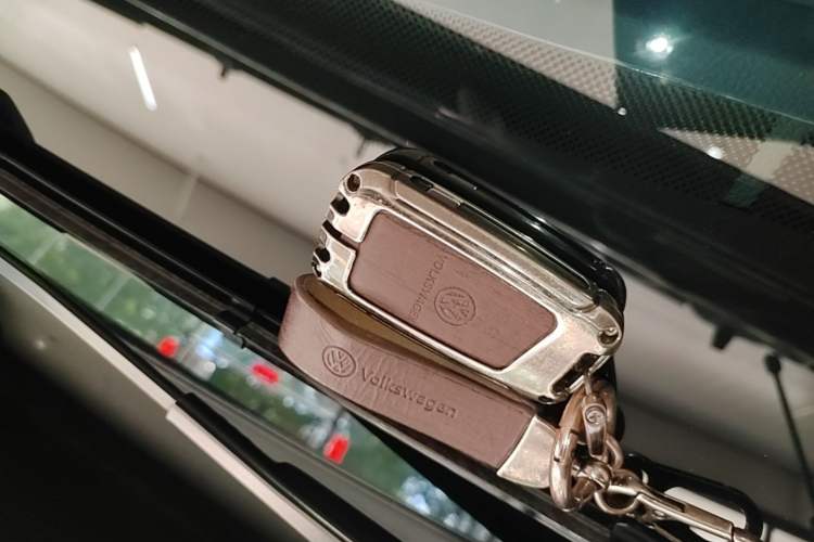 Used Volkswagen Passat 2024 380TSI Luxury Edition Vehicle Key
