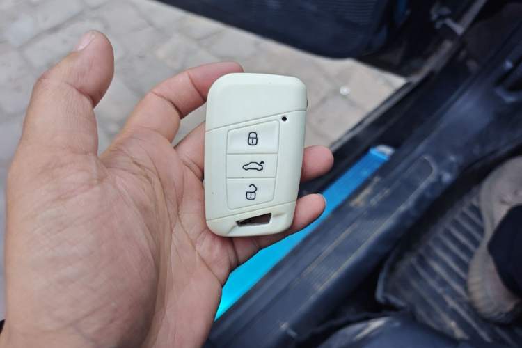 Used Volkswagen Passat 2024 330TSI Elite Edition Vehicle Key