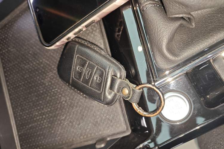 Used Volkswagen Passat 2024 380TSI Dragon Edition Vehicle Key