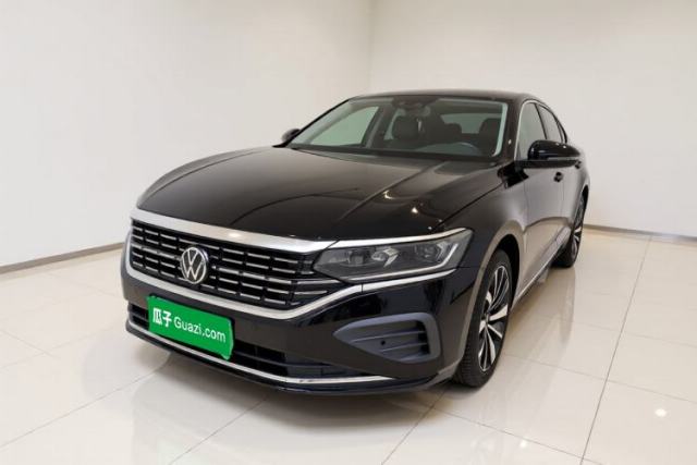 Ojetý Volkswagen Passat 2024 330TSI Elite Edition