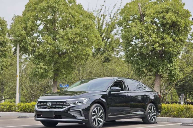 Used Volkswagen Passat 2024 380TSI Dragon Edition Guazi used car, China used car export, Used car for sale, Used cars, Cheapest cars for sale