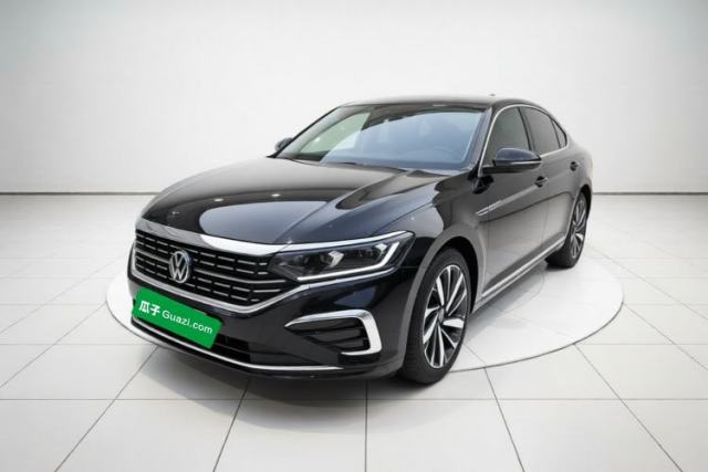 Volkswagen Passat 2024 330TSI Elite Edition مستعملة