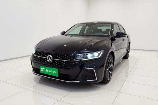 Volkswagen Passat 2024 380TSI Starry Dragon Edition مستعملة