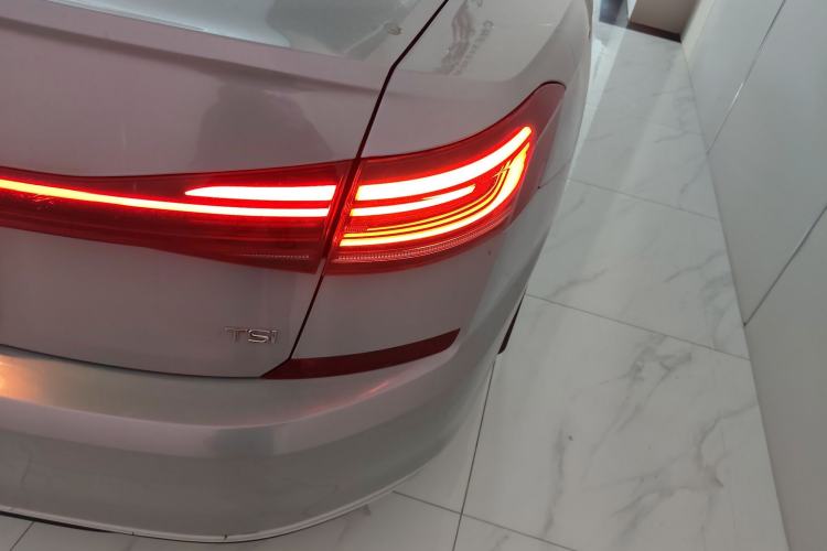 Used Volkswagen Passat 2024 380TSI Starry Elite Edition Right Rear Taillight