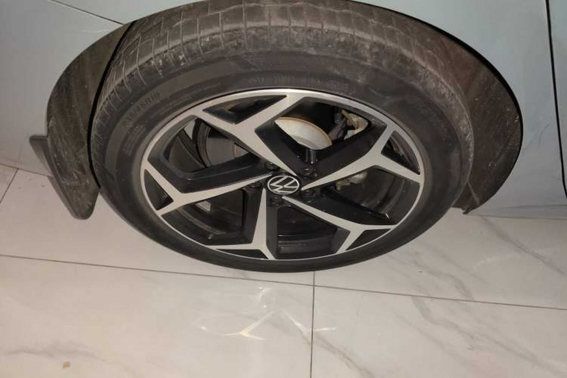 Used Volkswagen Passat 2024 380TSI Starry Elite Edition Right Rear Wheel Hub
