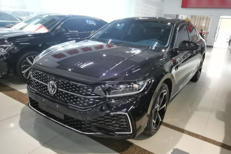 Used Volkswagen Passat 2025 Outstanding Model 330TSI Starry Elite Edition Guazi used car, China used car export, Used car for sale, Used cars, Cheapest cars for sale