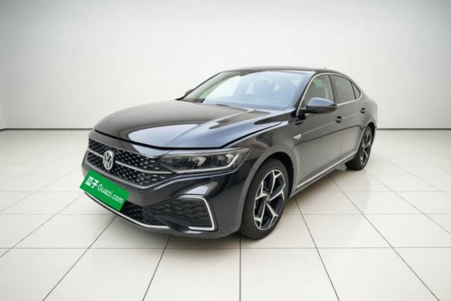Volkswagen Passat 2025 Outstanding Model 380TSI Starry Dragon Edition usado