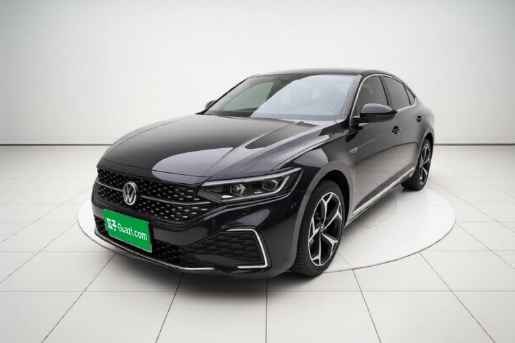 Volkswagen Passat 2025 Outstanding Model 380TSI Starry Dragon Glorious Edition