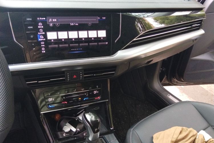 Used Volkswagen Passat 2025 Outstanding Model 380TSI Dragon Glory Edition Audio And AC Panel