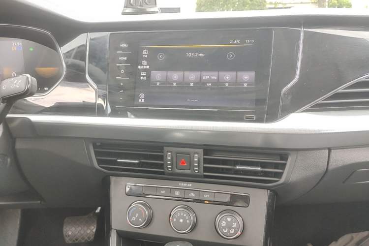 Used Volkswagen Passat 2025 Outstanding Model 280TSI Business Edition Audio And AC Panel