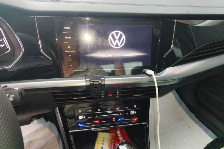 Used Volkswagen Passat 2025 Outstanding Model 330TSI Elite Edition Audio And AC Panel