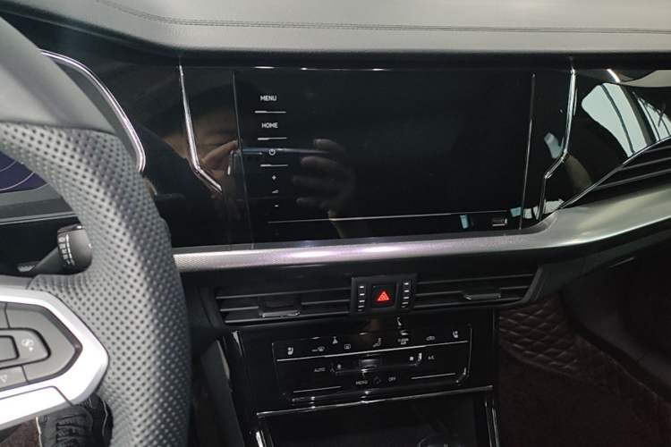 Used Volkswagen Passat 2025 Outstanding Model 380TSI Starry Dragon Edition Audio And AC Panel