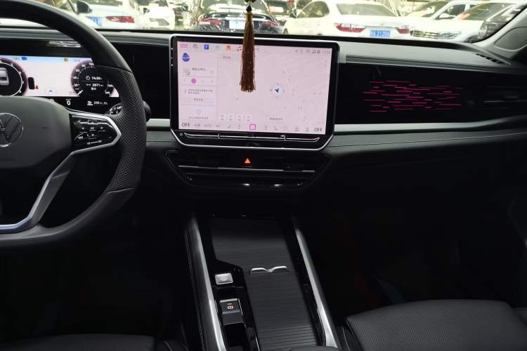 Used Volkswagen Passat 2025 Pro 380TSI Dragon Glory Edition Audio And AC Panel