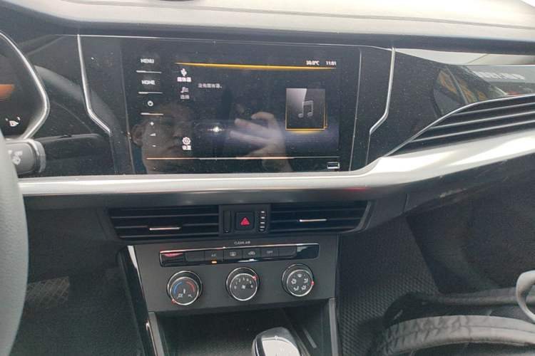 Used Volkswagen Passat 2025 Outstanding Model 280TSI Business Edition Audio And AC Panel