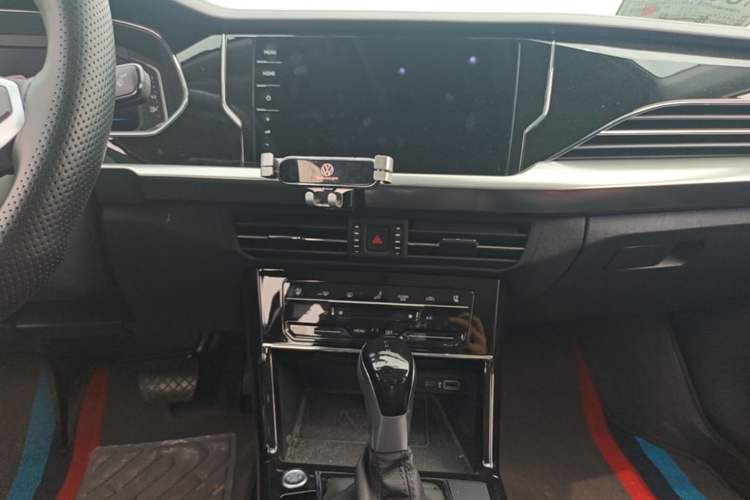 Used Volkswagen Passat 2025 Outstanding Model 380TSI Starry Dragon Glorious Edition Audio And AC Panel