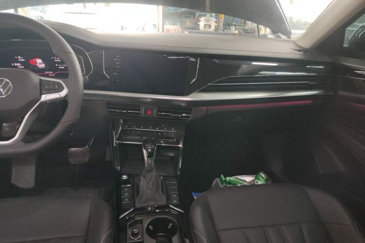 Used Volkswagen Passat 2025 Outstanding Model 380TSI Starry Dragon Glorious Edition Audio And AC Panel