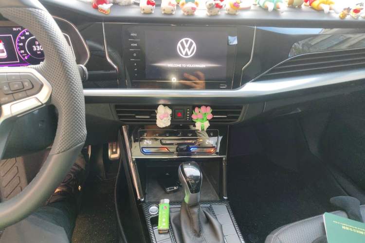 Used Volkswagen Passat 2025 Outstanding Model 380TSI Starry Dragon Edition Audio And AC Panel