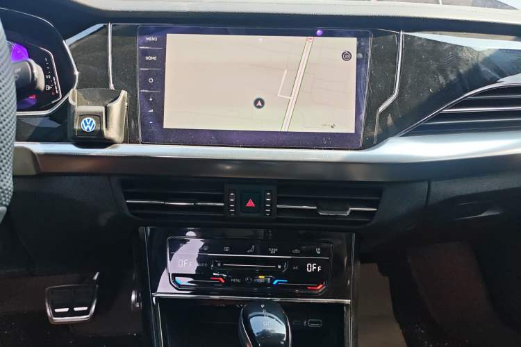 Used Volkswagen Passat 2025 Outstanding Model 380TSI Starry Dragon Glorious Edition Audio And AC Panel