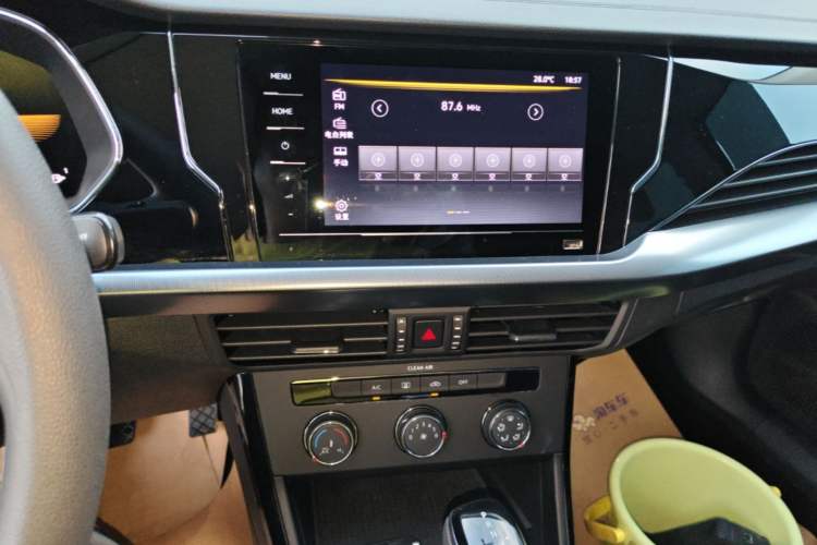 Used Volkswagen Passat 2025 Outstanding Model 280TSI Business Edition Audio And AC Panel