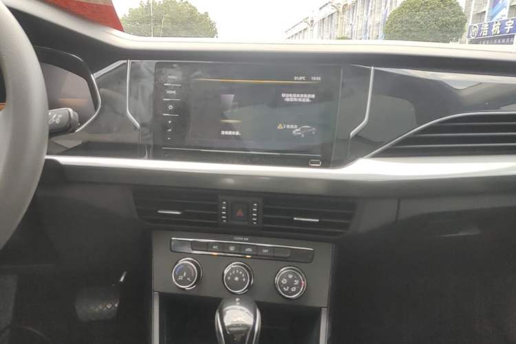 Used Volkswagen Passat 2025 Outstanding Model 280TSI Business Edition Audio And AC Panel