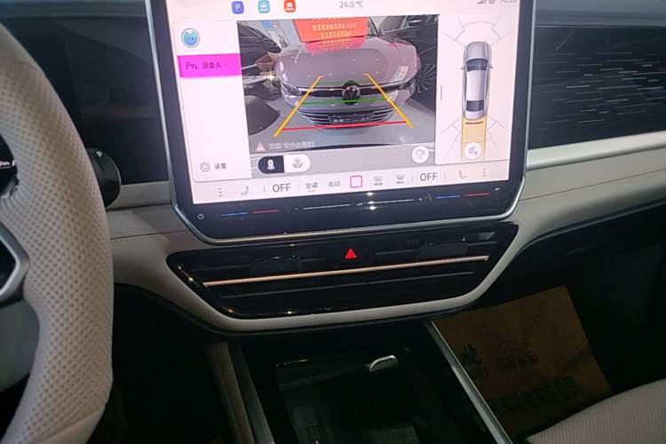 Used Volkswagen Passat 2025 Pro 380TSI Dragon Glory Edition Audio And AC Panel