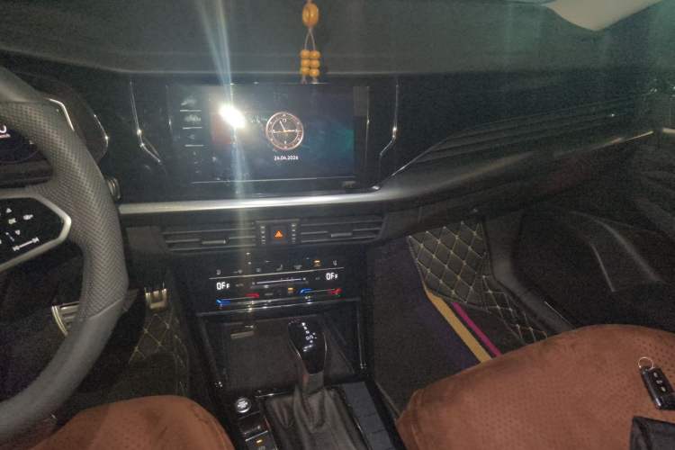 Used Volkswagen Passat 2025 Premium Version 380TSI Dragon Edition Audio And AC Panel