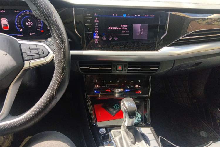 Used Volkswagen Passat 2025 Outstanding Model 380TSI Starry Dragon Glorious Edition Audio And AC Panel