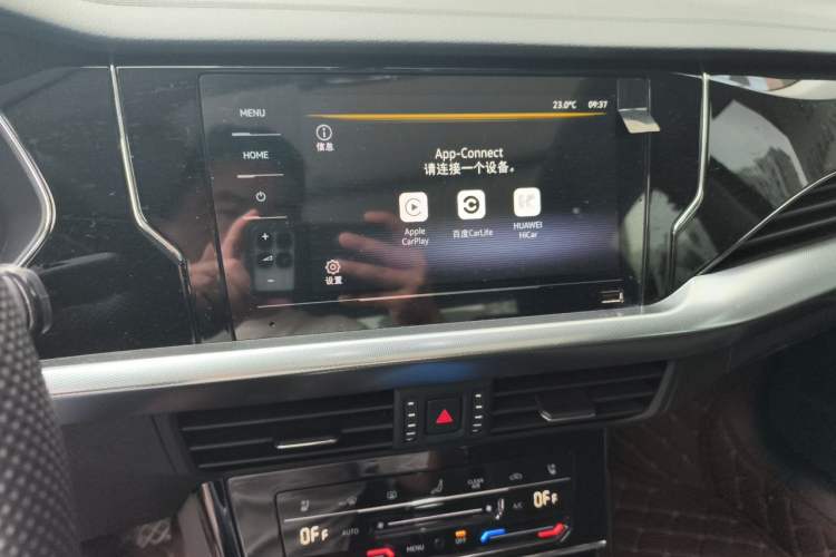 Used Volkswagen Passat 2025 Outstanding Model 330TSI Elite Edition Audio And AC Panel