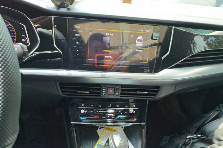Used Volkswagen Passat 2025 Premium Version 380TSI Dragon Edition Audio And AC Panel