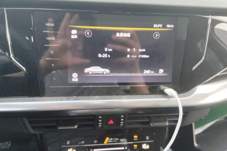 Used Volkswagen Passat 2025 Premium Version 380TSI Dragon Edition Audio And AC Panel