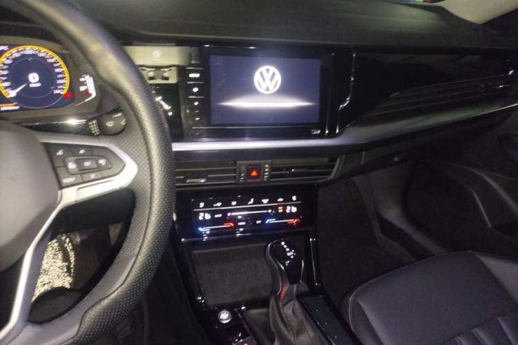 Used Volkswagen Passat 2025 Outstanding Model 330TSI Starry Elite Edition Audio And AC Panel
