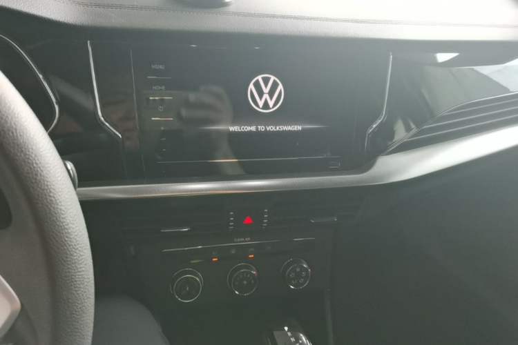 Used Volkswagen Passat 2025 Outstanding Model 280TSI Business Edition Audio And AC Panel