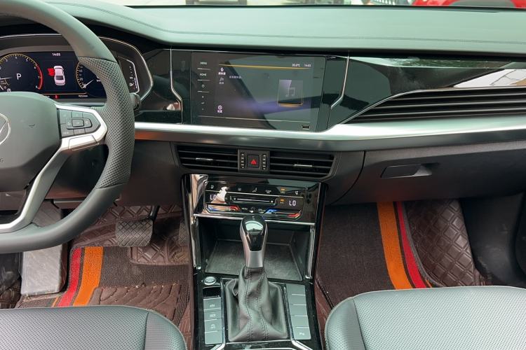 Used Volkswagen Passat 2025 Outstanding Model 380TSI Starry Dragon Edition Audio And AC Panel