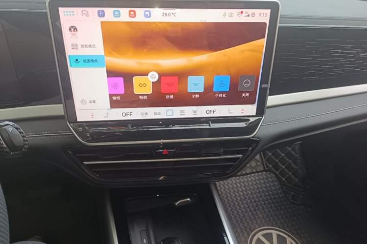 Used Volkswagen Passat 2025 Pro 380TSI Starry Dragon Edition Audio And AC Panel