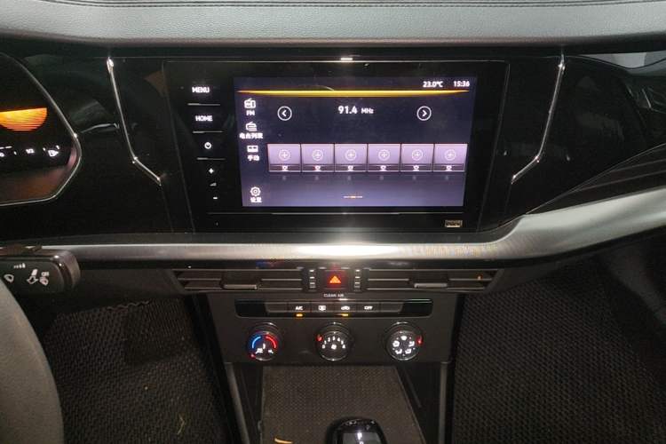 Used Volkswagen Passat 2025 Outstanding Model 280TSI Business Edition Audio And AC Panel