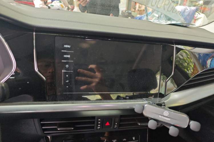 Used Volkswagen Passat 2025 Outstanding Model 330TSI Starry Elite Edition Audio And AC Panel