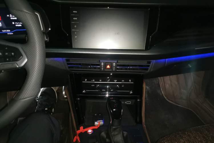 Used Volkswagen Passat 2025 Outstanding Model 380TSI Dragon Glory Edition Audio And AC Panel